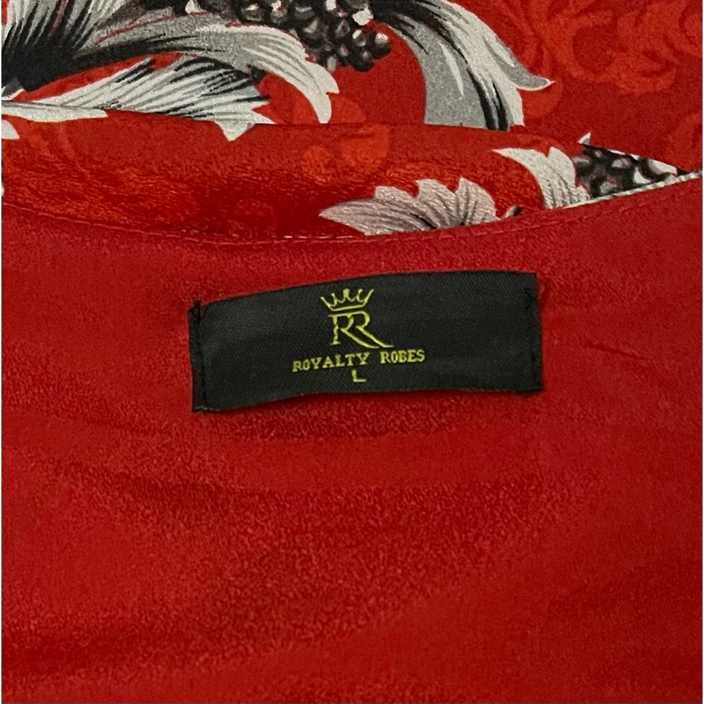 Long Red Robe - Picture 4 of 5
